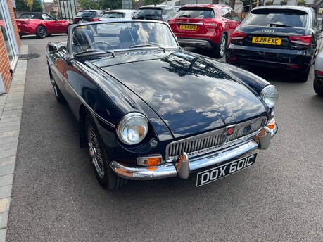MG B ROADSTER 6
