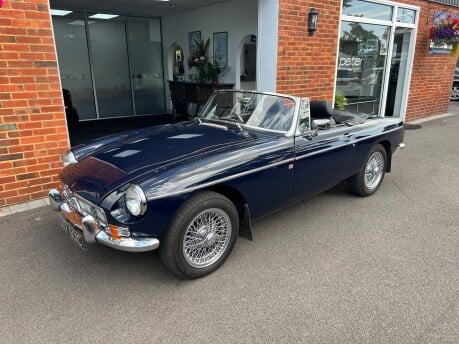 MG B ROADSTER 8