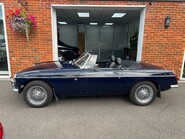 MG B ROADSTER 9
