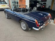 MG B ROADSTER 11