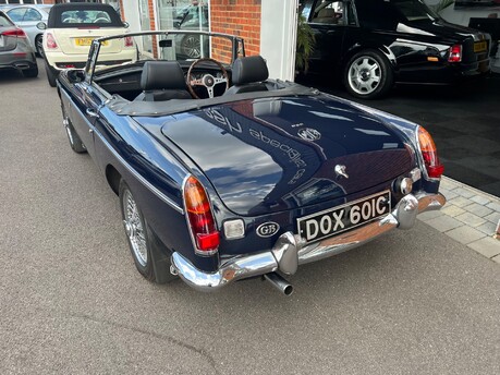 MG B ROADSTER 12