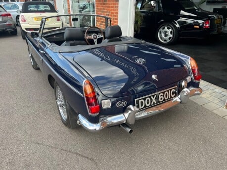 MG B ROADSTER 12