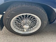 MG B ROADSTER 16