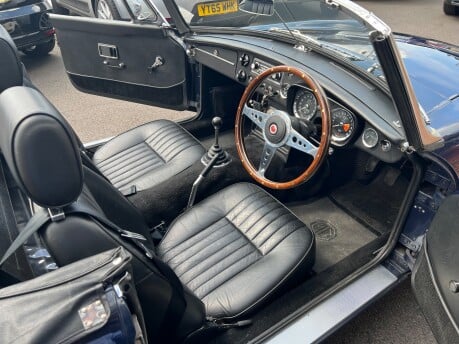 MG B ROADSTER 20