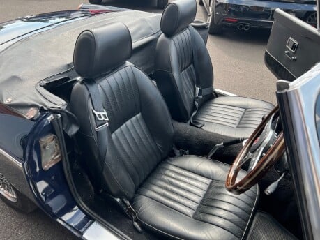 MG B ROADSTER 23
