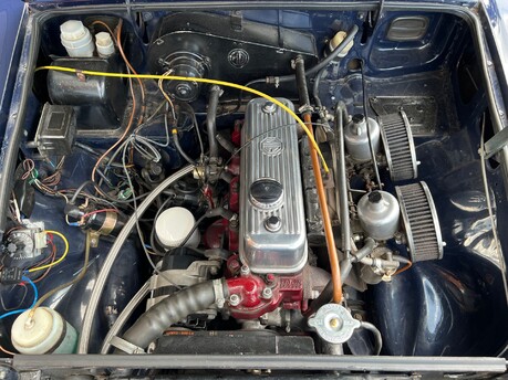 MG B ROADSTER 36