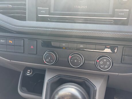 Volkswagen Transporter 2.0 TDI T28 Highline Panel Van 5dr Diesel Manual FWD SWB Euro 6 (s/s) 29