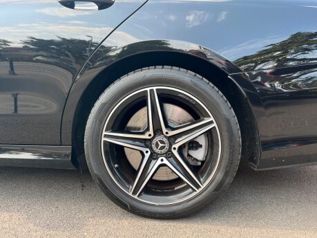 Mercedes-Benz E Class 2.0 E300de 13.5kWh AMG Line (Premium Plus) Estate 5dr Diesel Plug-in Hybrid 9