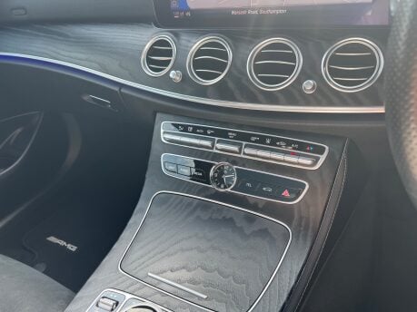 Mercedes-Benz E Class 2.0 E300de 13.5kWh AMG Line (Premium Plus) Estate 5dr Diesel Plug-in Hybrid 32