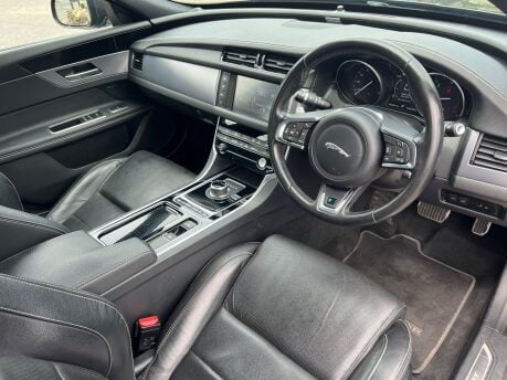 Jaguar XF 2.0d R-Sport Saloon 4dr Diesel Auto AWD Euro 6 (s/s) (180 ps) 3