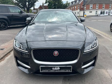 Jaguar XF 2.0d R-Sport Saloon 4dr Diesel Auto AWD Euro 6 (s/s) (180 ps) 5