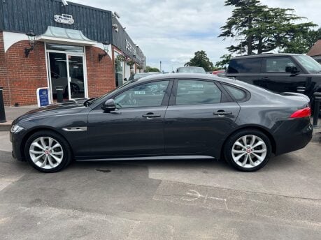 Jaguar XF 2.0d R-Sport Saloon 4dr Diesel Auto AWD Euro 6 (s/s) (180 ps) 6