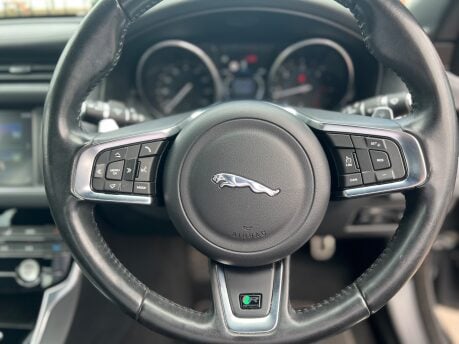 Jaguar XF 2.0d R-Sport Saloon 4dr Diesel Auto AWD Euro 6 (s/s) (180 ps) 15