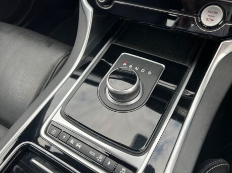 Jaguar XF 2.0d R-Sport Saloon 4dr Diesel Auto AWD Euro 6 (s/s) (180 ps) 19