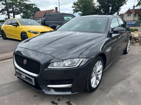 Jaguar XF 2.0d R-Sport Saloon 4dr Diesel Auto AWD Euro 6 (s/s) (180 ps)