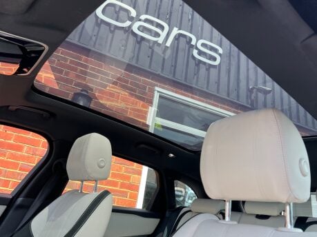 Land Rover Range Rover Velar 2.0 D180 R-Dynamic S SUV 5dr Diesel Auto 4WD Euro 6 (s/s) (180 ps) 16