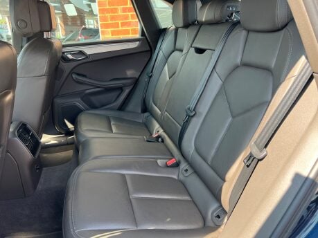 Porsche Macan 3.0 TD V6 S SUV 5dr Diesel PDK 4WD Euro 6 (s/s) (258 ps) 15