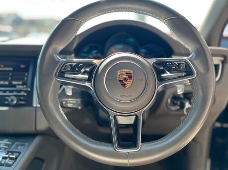 Porsche Macan 3.0 TD V6 S SUV 5dr Diesel PDK 4WD Euro 6 (s/s) (258 ps) 26