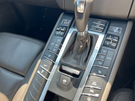Porsche Macan 3.0 TD V6 S SUV 5dr Diesel PDK 4WD Euro 6 (s/s) (258 ps) 31