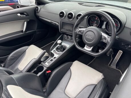 Audi TT RS 2.5 TFSI Roadster 2dr Petrol Manual quattro Euro 5 (340 ps) 3