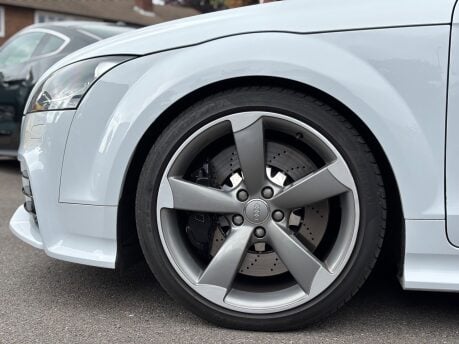 Audi TT RS 2.5 TFSI Roadster 2dr Petrol Manual quattro Euro 5 (340 ps) 4