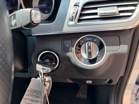 Mercedes-Benz E Class 2.1 E220 BlueTEC SE (Premium) Estate 5dr Diesel G-Tronic+ Euro 6 (177ps) 25