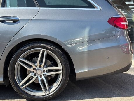 Mercedes-Benz E Class 2.0 E220d AMG Line (Premium) Estate 5dr Diesel G-Tronic+ Euro 6 (194ps) 12