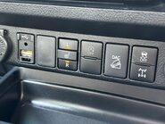 Toyota Hilux 2.8 D-4D Invincible X Pickup Double Cab 4dr Diesel Auto 4WD Euro 6 (204 ps) 33