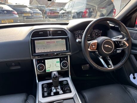 Jaguar XE 2.0 P250i R-Dynamic HSE Saloon 4dr Petrol Auto Euro 6 (s/s) (250 ps) 3