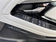 Land Rover Range Rover Evoque 2.0 P200 MHEV R-Dynamic SE SUV 5dr Petrol Auto 4WD Euro 6 (s/s) (200 ps) 21