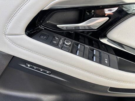 Land Rover Range Rover Evoque 2.0 P200 MHEV R-Dynamic SE SUV 5dr Petrol Auto 4WD Euro 6 (s/s) (200 ps) 21