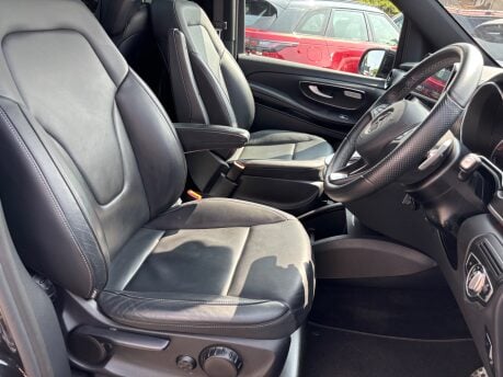 Mercedes-Benz V Class 2.0 V300d AMG Line MPV 5dr Diesel G-Tronic+ Euro 6 (s/s) LWB (237 ps) 28