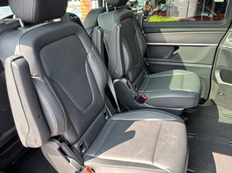 Mercedes-Benz V Class 2.0 V300d AMG Line MPV 5dr Diesel G-Tronic+ Euro 6 (s/s) LWB (237 ps) 12