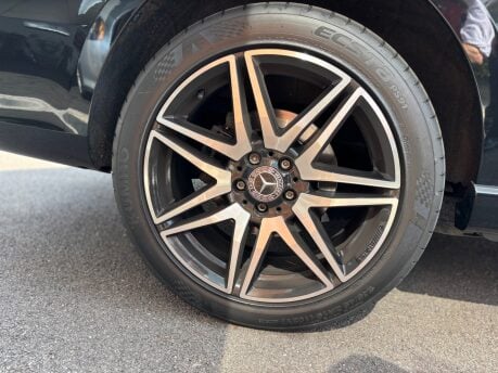 Mercedes-Benz V Class 2.0 V300d AMG Line MPV 5dr Diesel G-Tronic+ Euro 6 (s/s) LWB (237 ps) 25