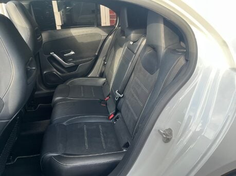Mercedes-Benz A Class A 200 AMG LINE EDITION PREMIUM PLUS 29