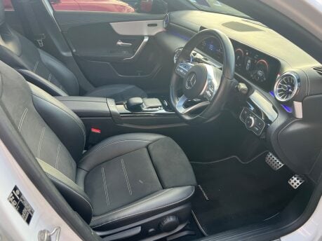 Mercedes-Benz A Class A 200 AMG LINE EDITION PREMIUM PLUS 18