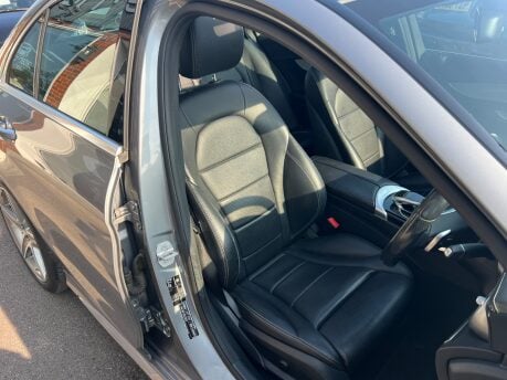 Mercedes-Benz C Class 2.1 C220 BlueTEC AMG Line (Premium) Saloon 4dr Diesel G-Tronic+ Euro 6 21