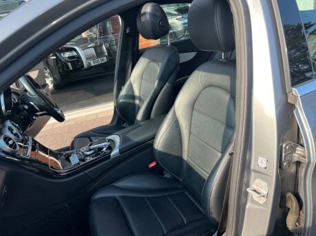 Mercedes-Benz C Class 2.1 C220 BlueTEC AMG Line (Premium) Saloon 4dr Diesel G-Tronic+ Euro 6 44
