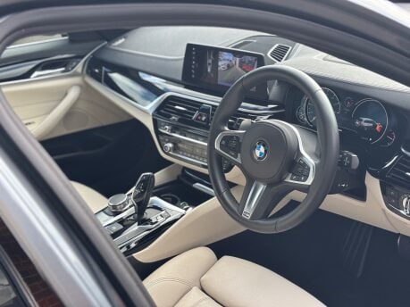 BMW 5 Series 520D M SPORT TOURING 3