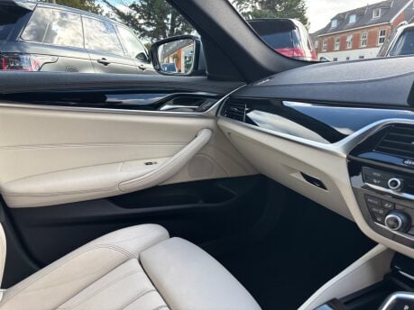 BMW 5 Series 520D M SPORT TOURING 34