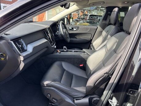 Volvo XC60 2.0h T6 Recharge 18.8kWh Core Petrol Plug-in Hybrid Auto AWD Euro 6 350BHP 10