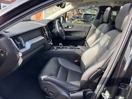 Volvo XC60 2.0h T6 Recharge 18.8kWh Core Petrol Plug-in Hybrid Auto AWD Euro 6 350BHP 10