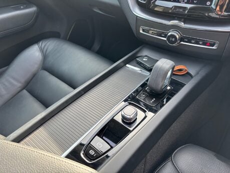 Volvo XC60 2.0h T6 Recharge 18.8kWh Core Petrol Plug-in Hybrid Auto AWD Euro 6 350BHP 35