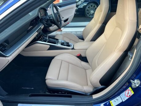 Porsche 911 3.0T 992 Carrera Coupe 2dr Petrol PDK Euro 6 (s/s) (385 ps) 39