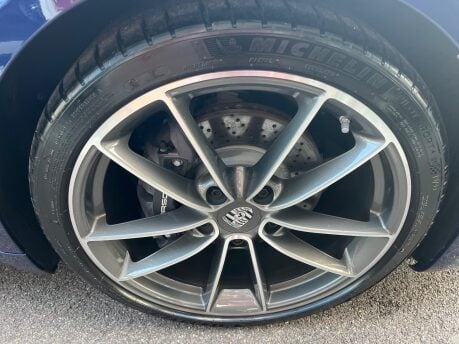 Porsche 911 3.0T 992 Carrera Coupe 2dr Petrol PDK Euro 6 (s/s) (385 ps) 18