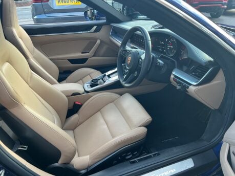 Porsche 911 3.0T 992 Carrera Coupe 2dr Petrol PDK Euro 6 (s/s) (385 ps) 21