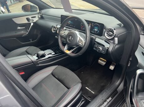 Mercedes-Benz A Class A 180 D AMG LINE PREMIUM PLUS 18