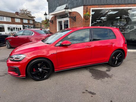 Volkswagen Golf GTI TSI 9