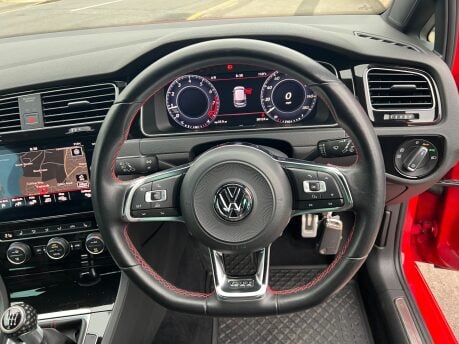 Volkswagen Golf GTI TSI 20
