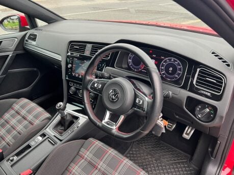 Volkswagen Golf GTI TSI 18